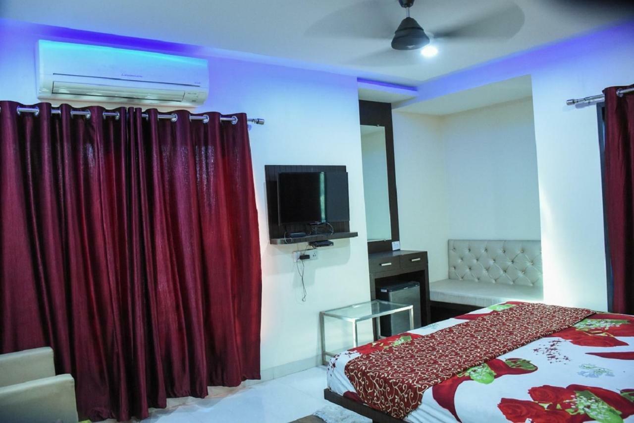 Hotel Dilip อินดอร์ ภายนอก รูปภาพ